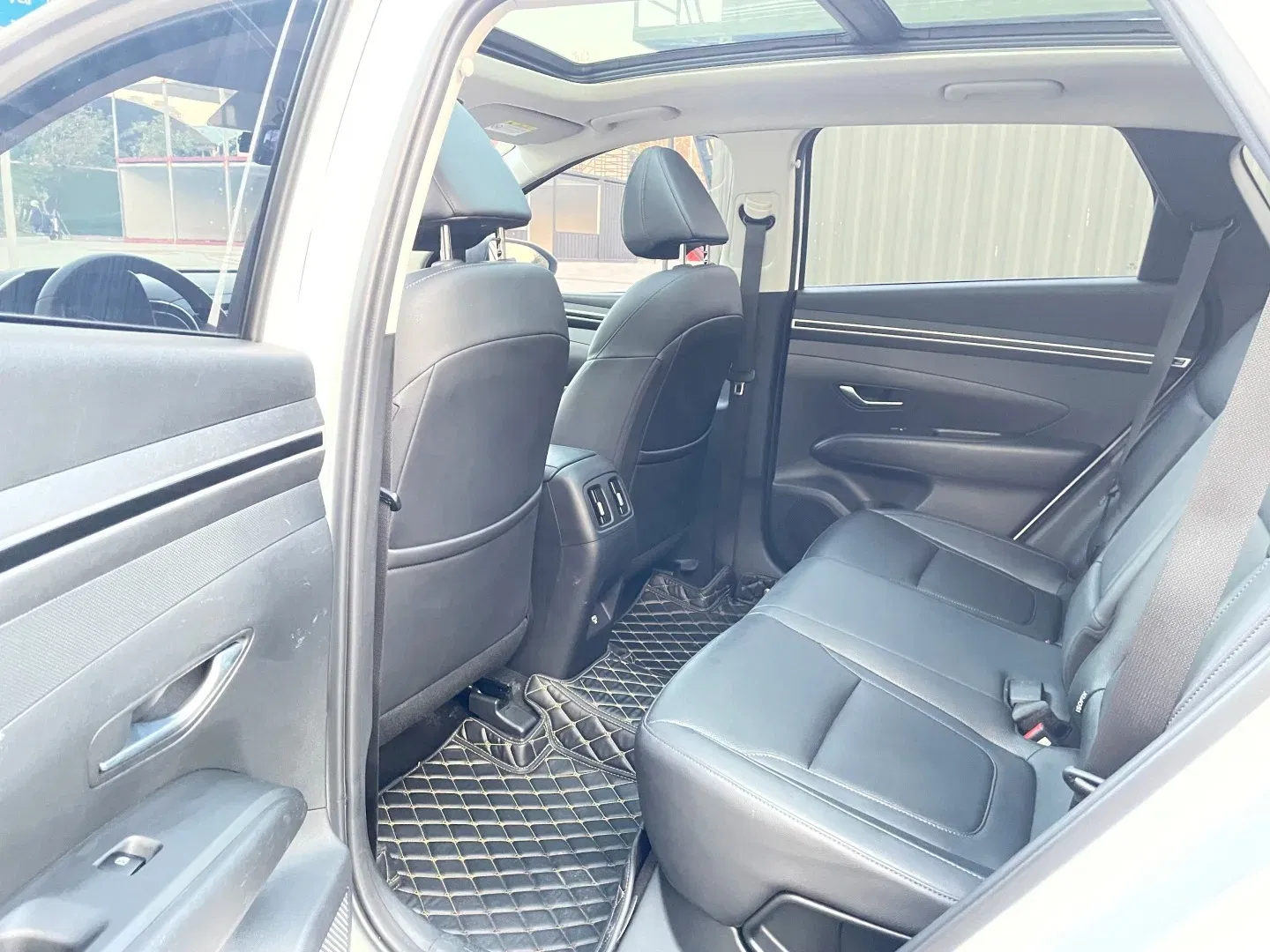 2022 Hyundai Tucson Petrol SUV — source image 11