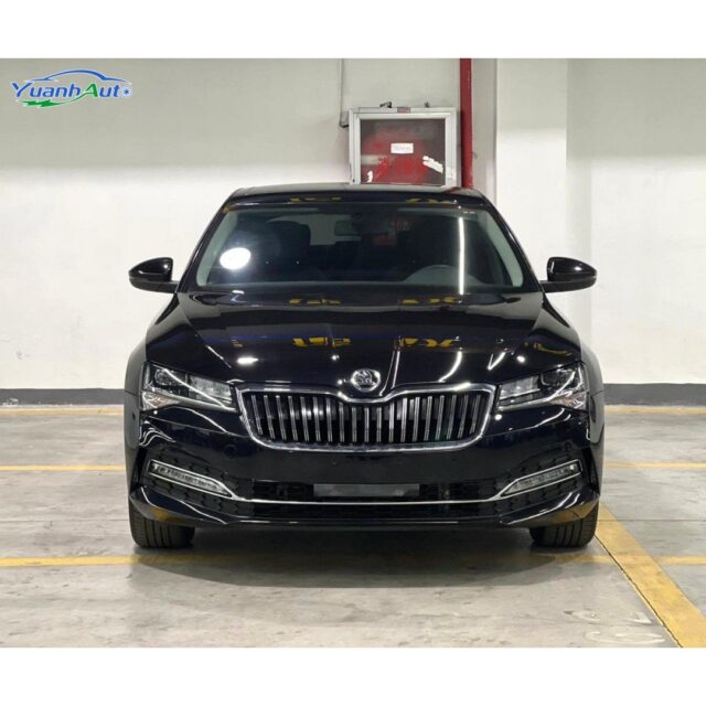 2021 Skoda Superb vehicle photo 1