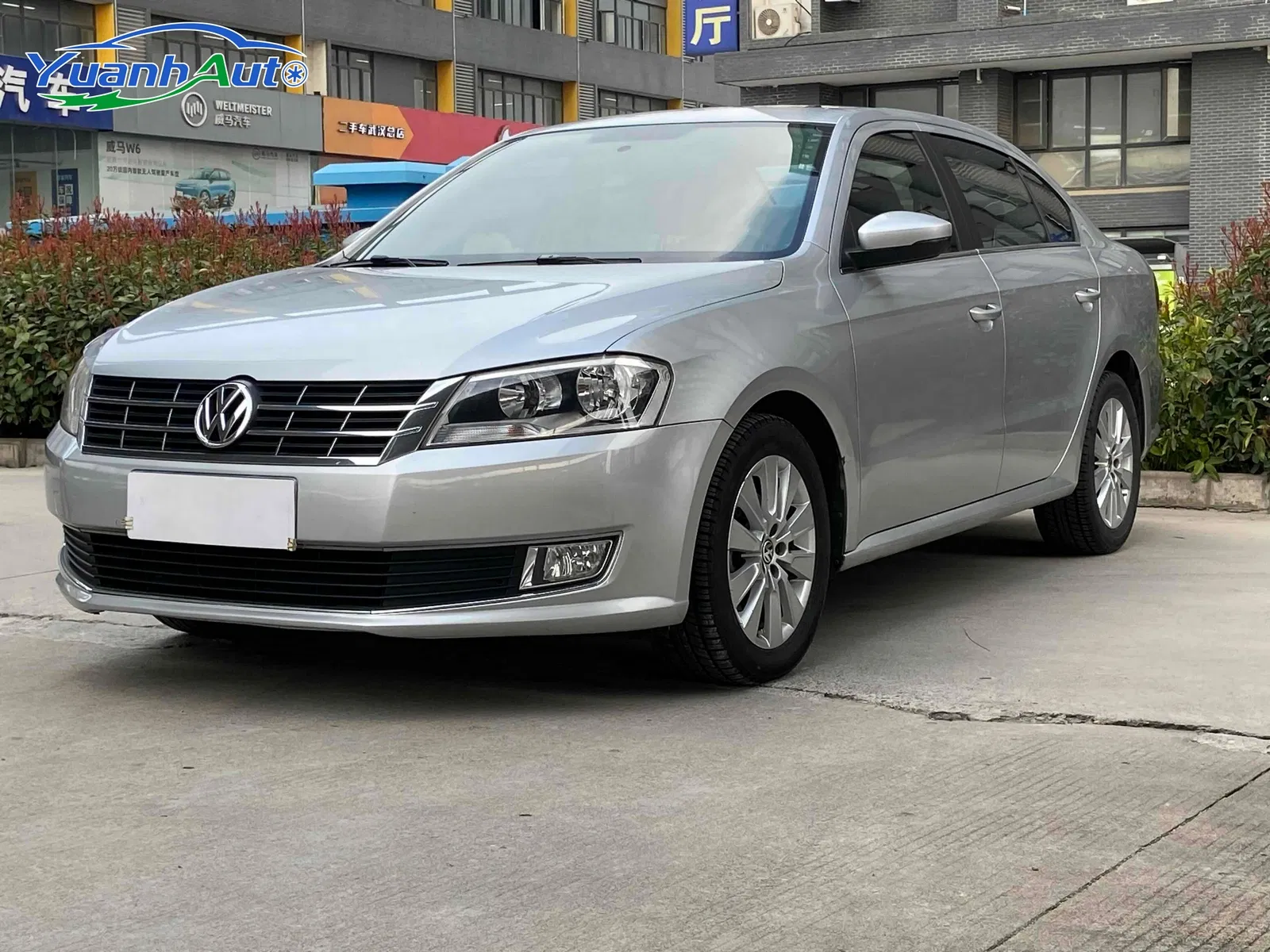 2014 Volkswagen Lavida Petrol Sedan — source image 8
