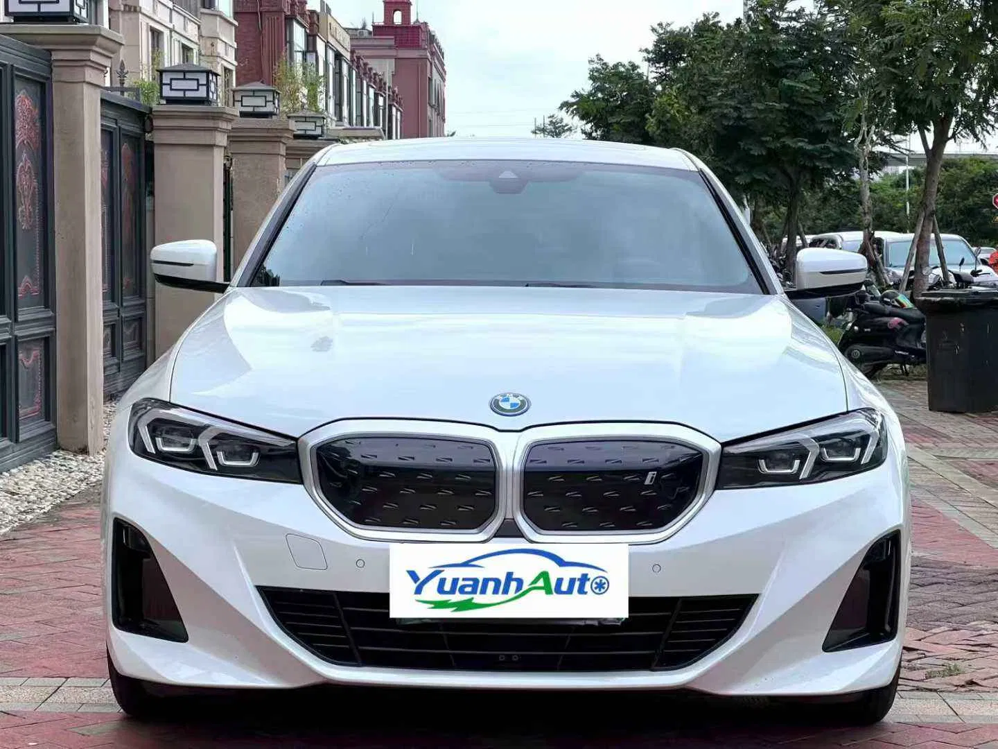 2022 BMW i3 Electric Sedan — source image 2