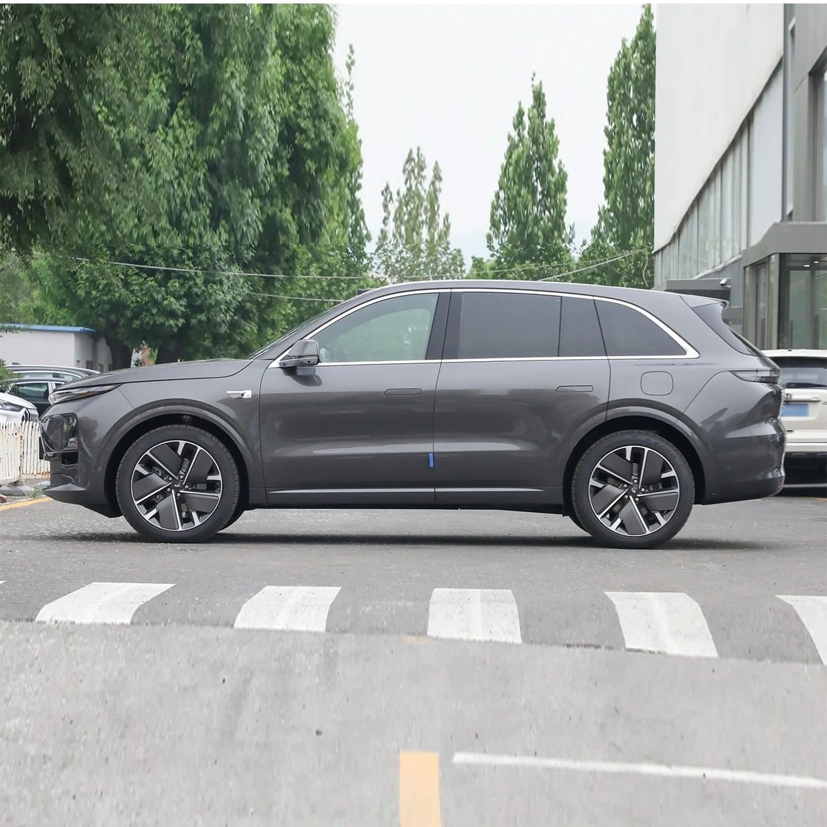 2025 Li Auto L6 vehicle photo 1