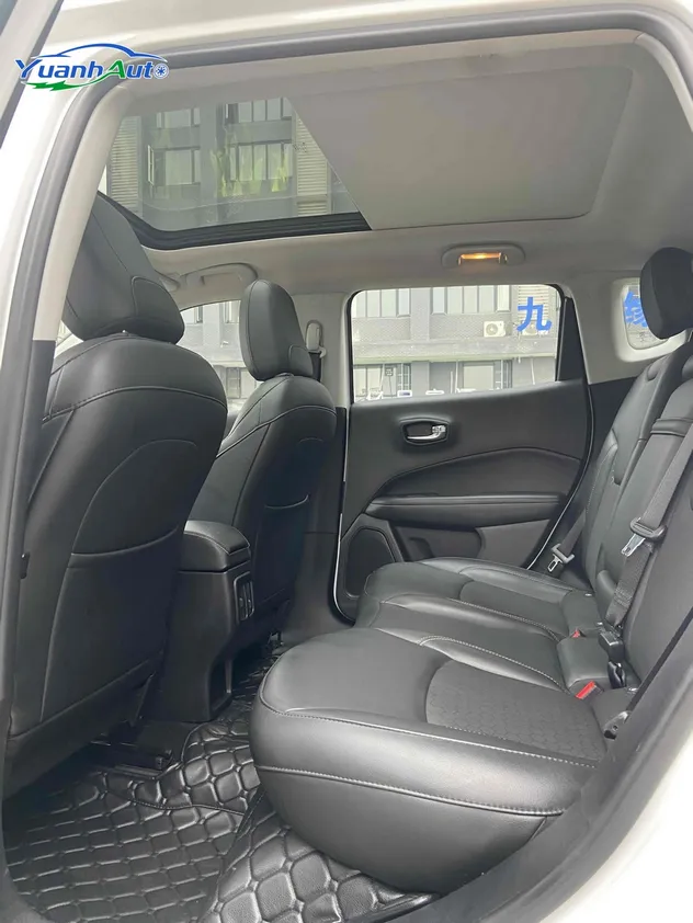 2017 Jeep Campass Petrol SUV — source image 19