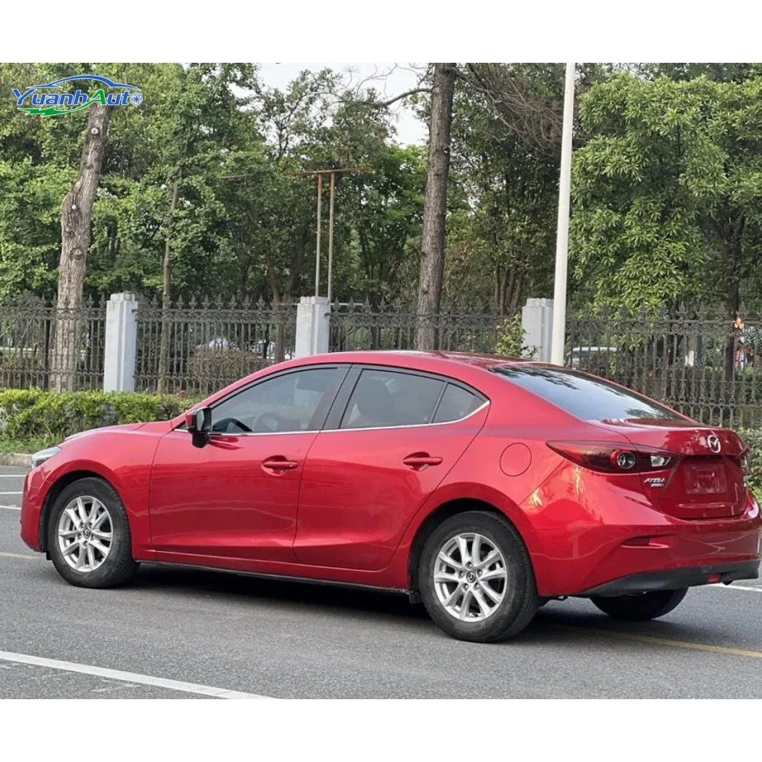 2017 Mazda Axela vehicle photo 6