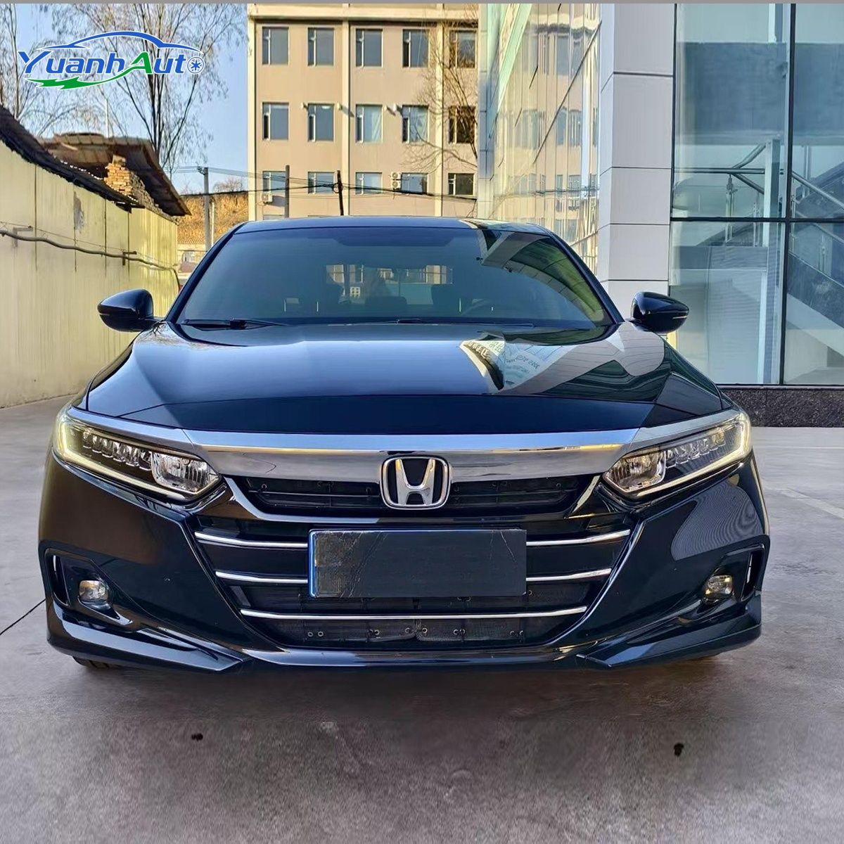 2022 custom vehicle photo 1