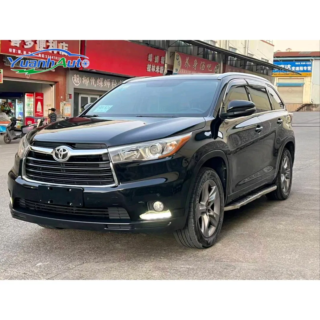 2017 Toyota Highlander vehicle photo 4