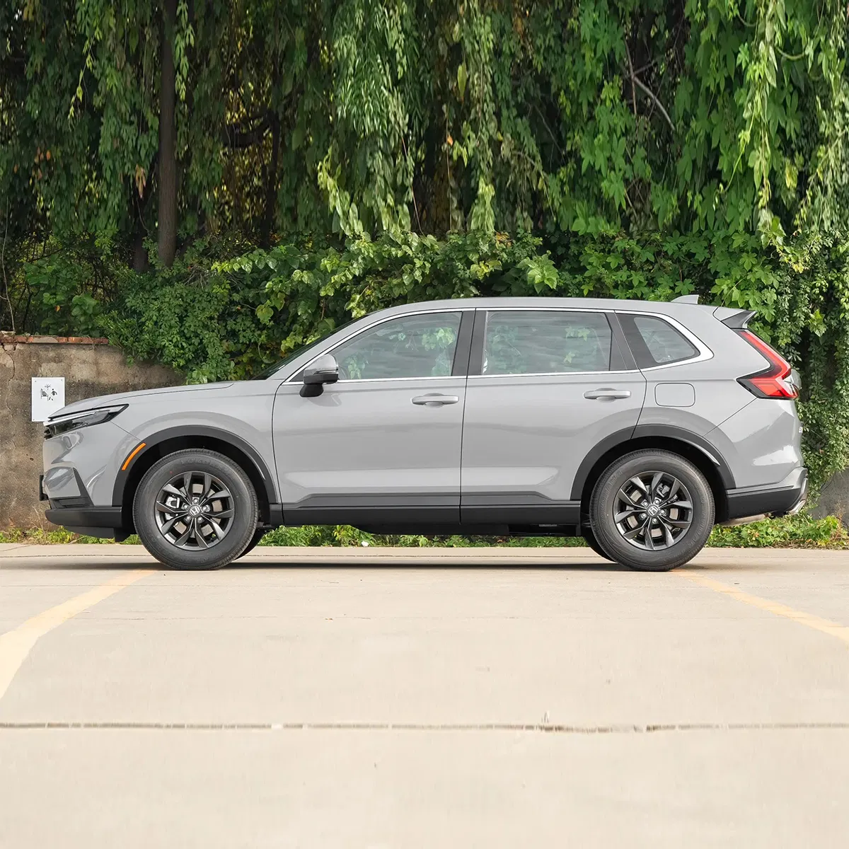 2026 Honda CR-V Petrol SUV — source image 9