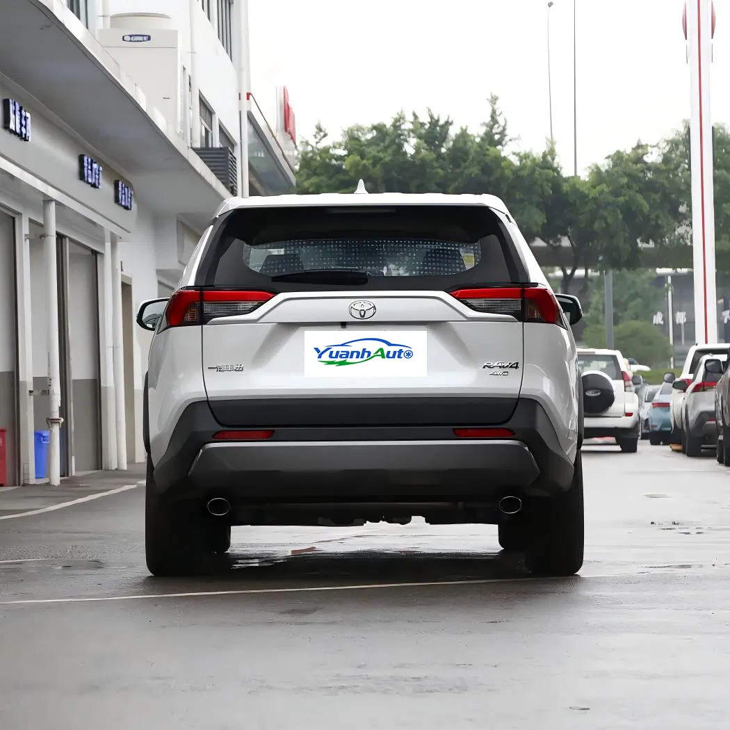 Toyota RAV4 vehicle photo 6