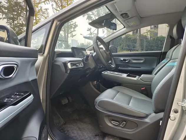 2022 Aion Y Plus 70 Electric SUV — source image 9