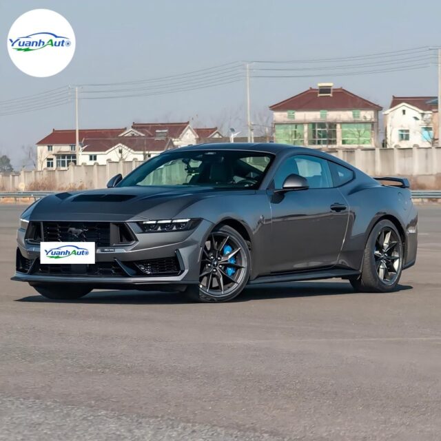 Ford Mustang vehicle photo 1