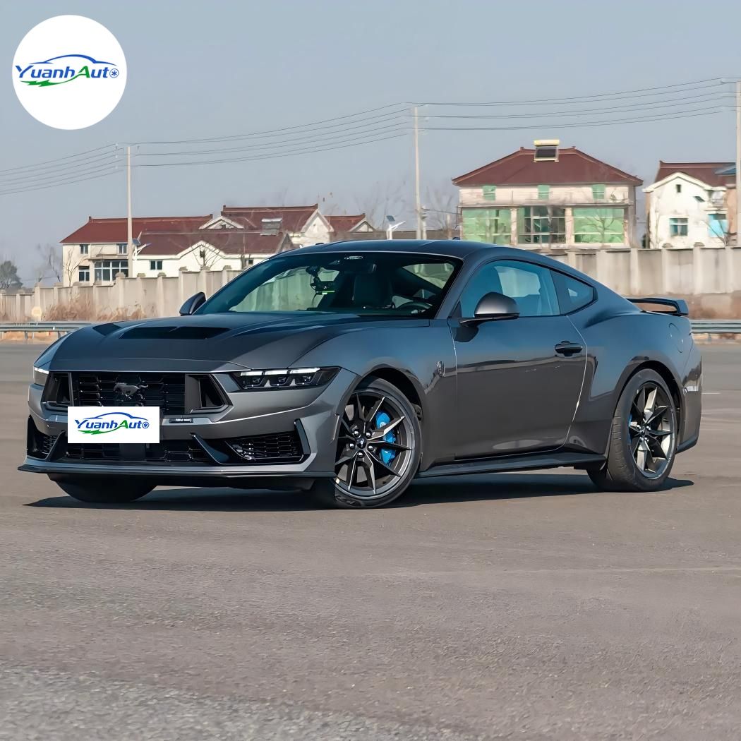 Ford Mustang vehicle photo 1