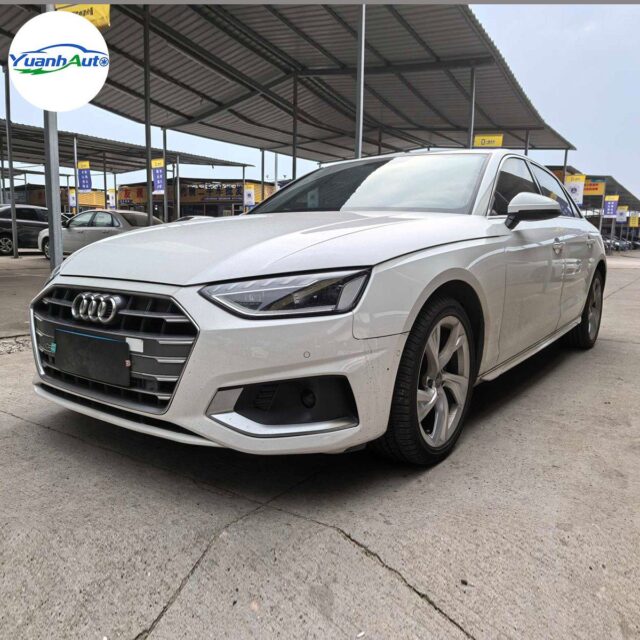 2020 Audi A4L vehicle photo 1