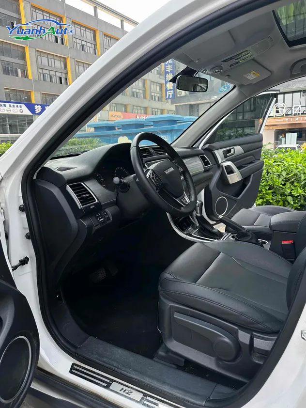 2017 Haval H2 Petrol SUV — source image 15