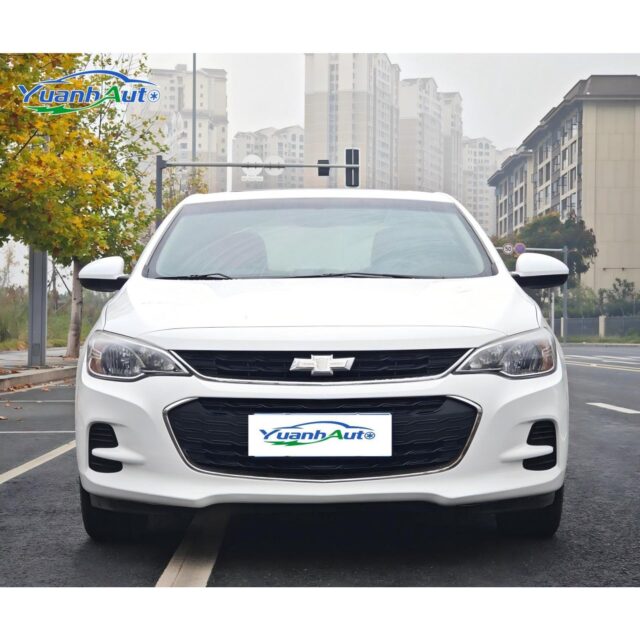 2018 Chevro let Cruze vehicle photo 1