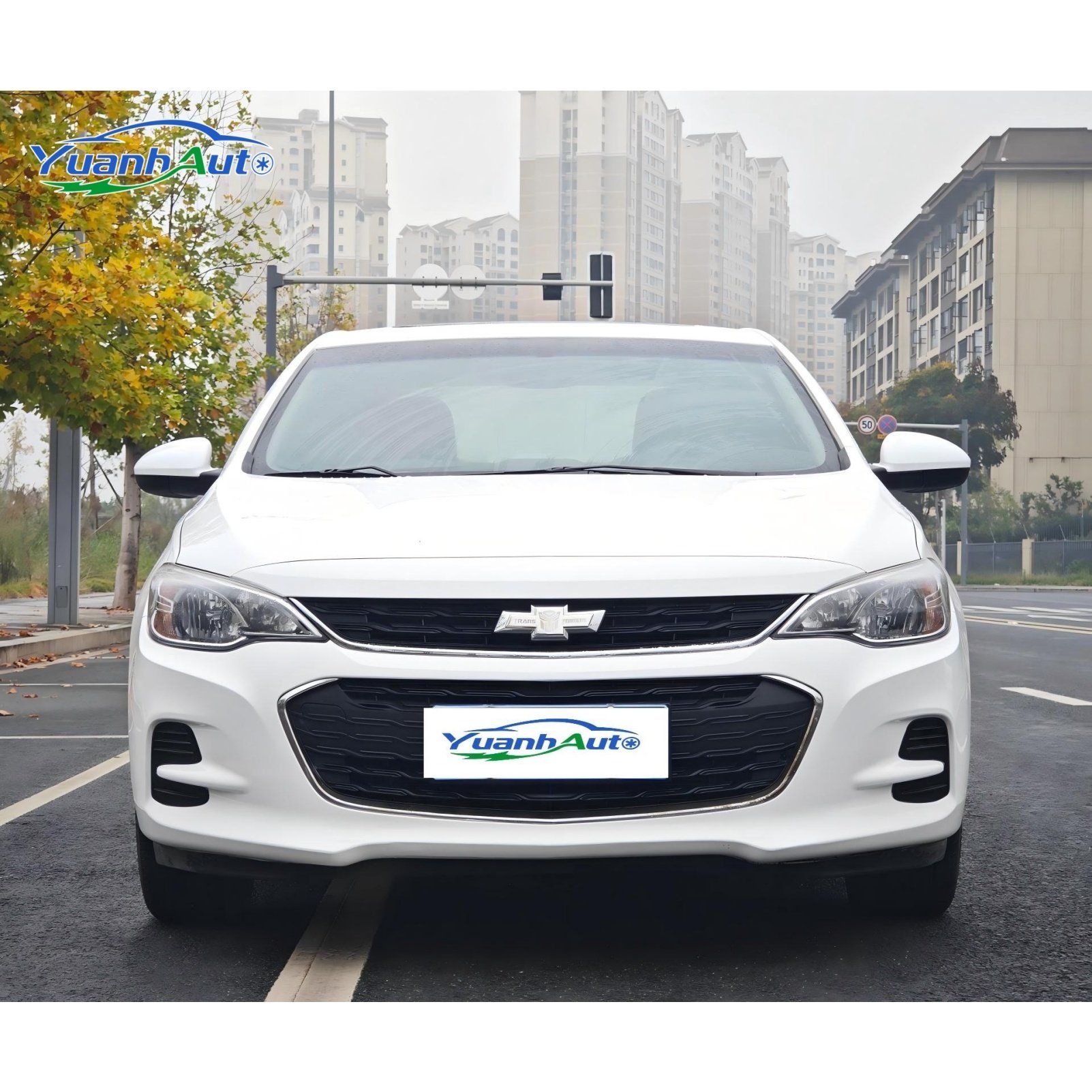 2018 Chevro let Cruze vehicle photo 1
