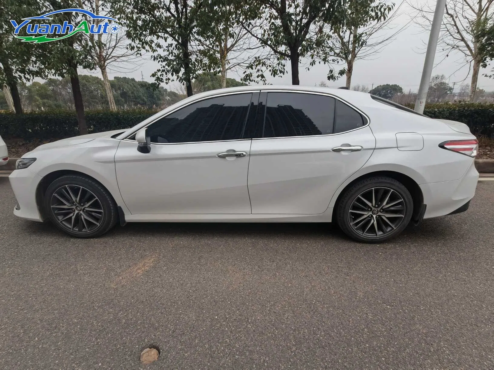 2021 Toyota Camry vehicle photo 6