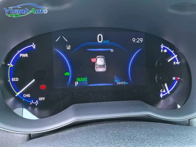 2018 Toyota Yaris Petrol SUV — source image 16