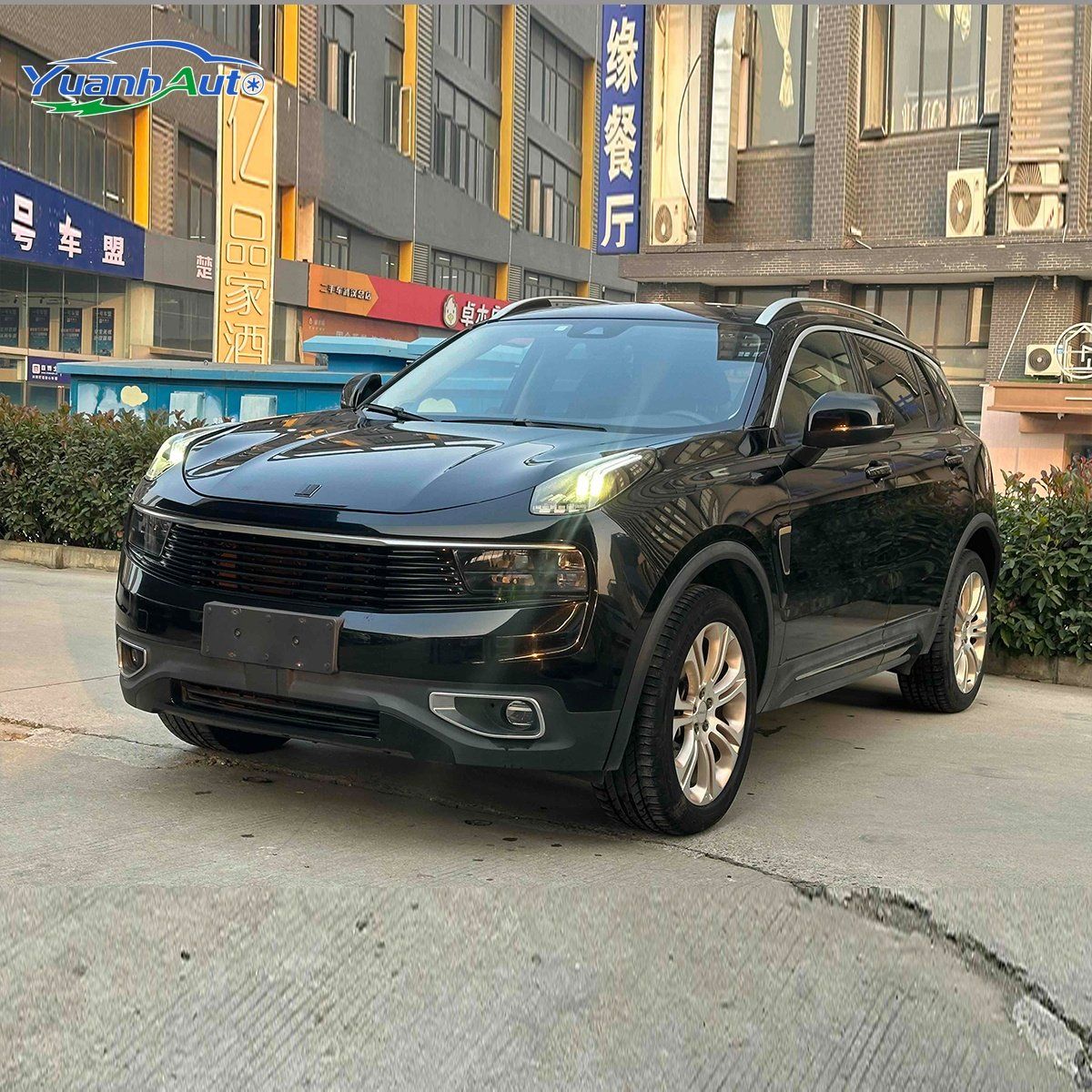 2021 Lynk&Co 01 vehicle photo 1