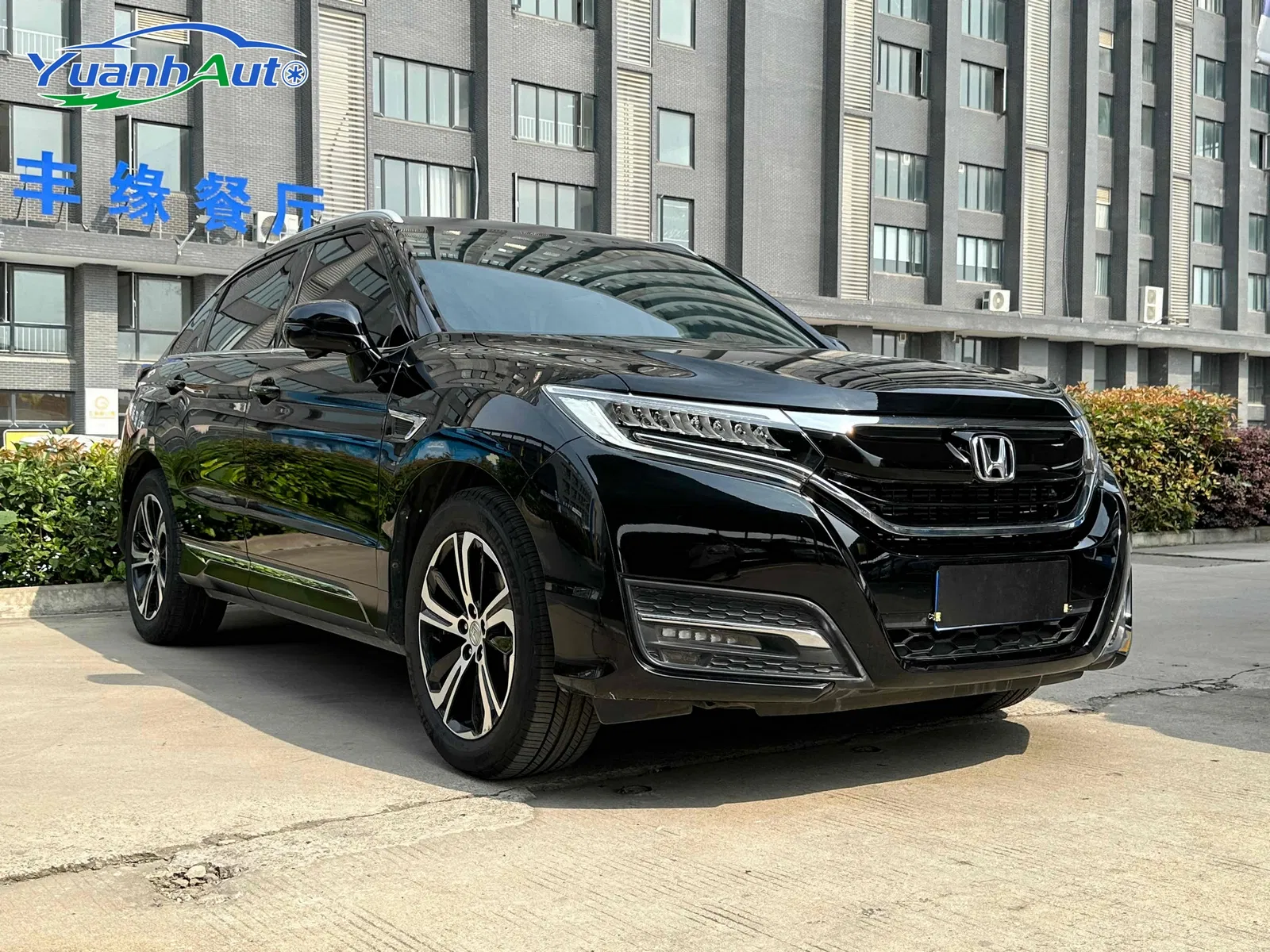 2017 Honda UR-V Petrol SUV — source image 10