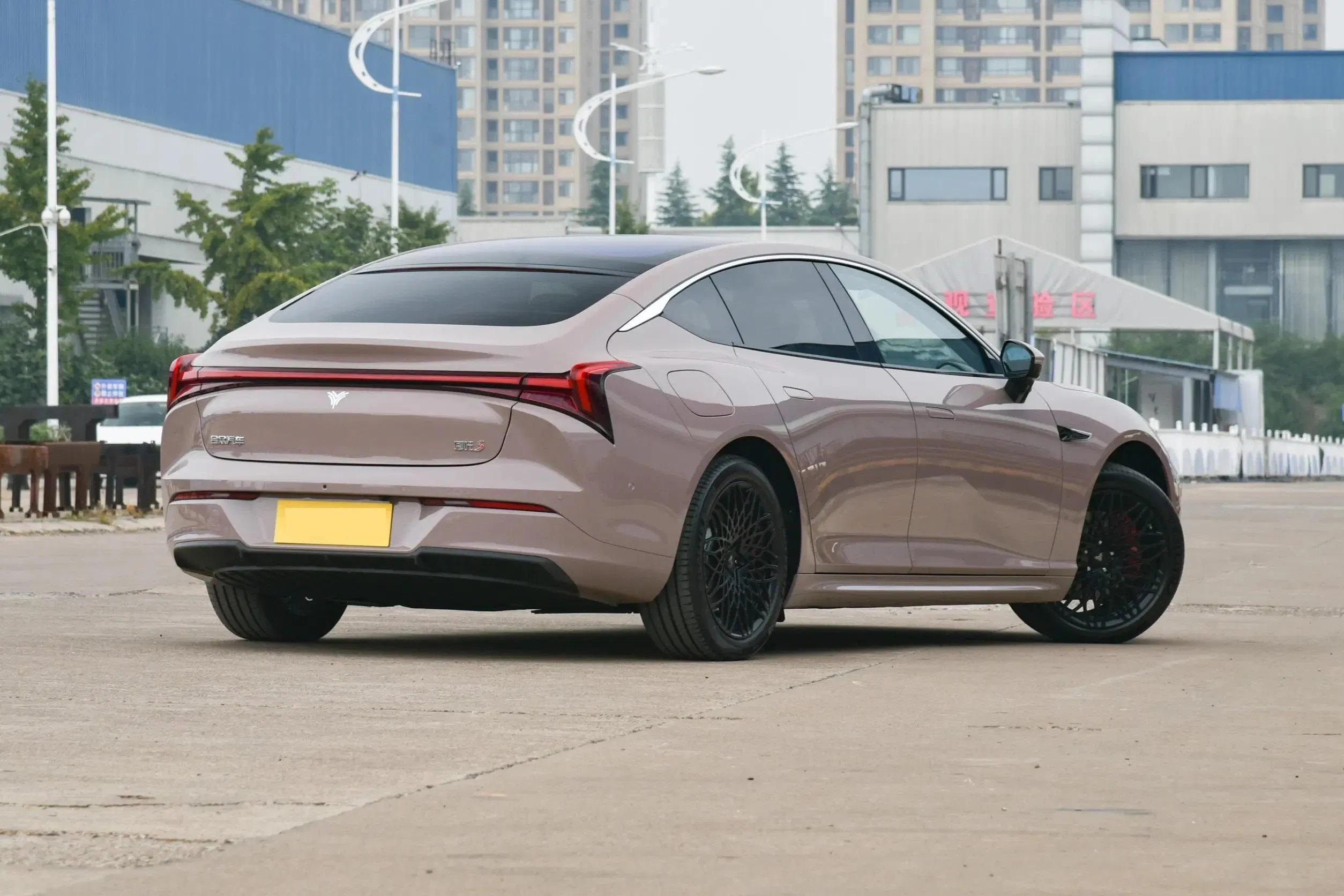 2025 Neta Nezha S vehicle photo 7