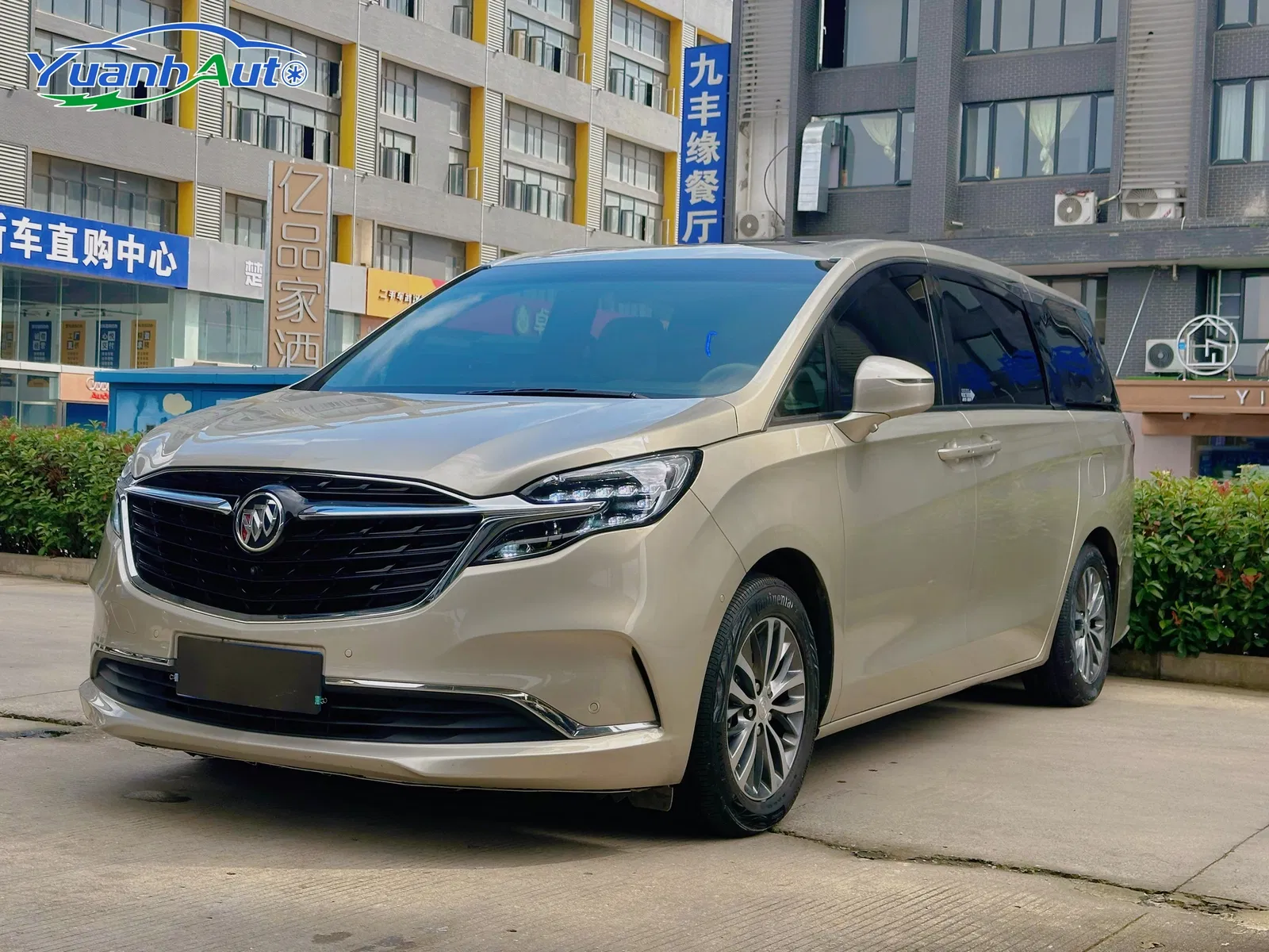 2021 Buick GL8 Petrol MPV — source image 8