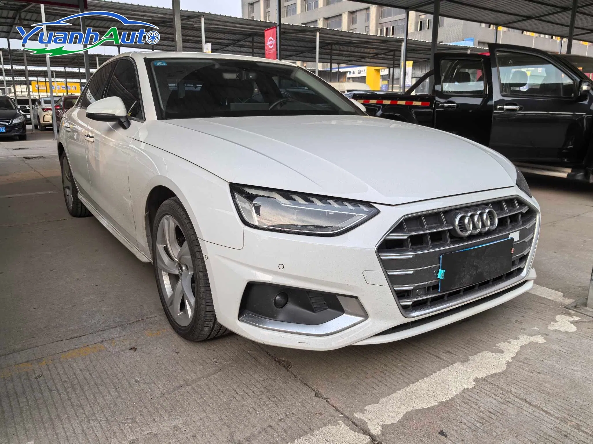 2020 Audi A4L vehicle photo 5