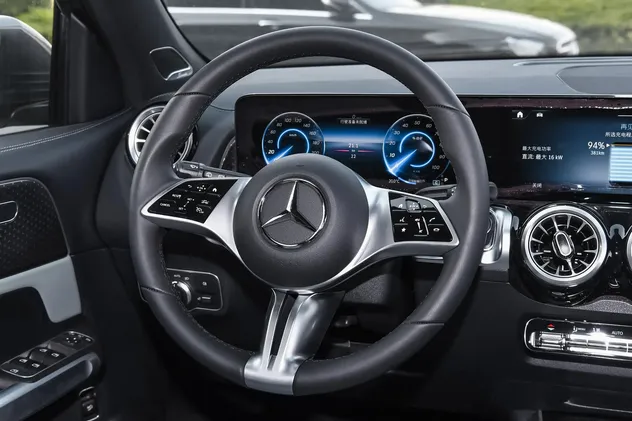 2025 Mercedes-Benz EQB 260 — source image 10