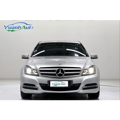 2013 C-Class vehicle photo 3