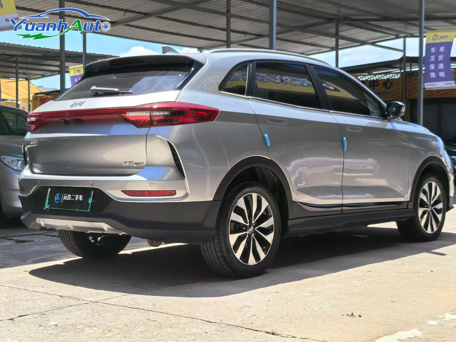 2023 NIO ES6 Electric SUV — source image 15