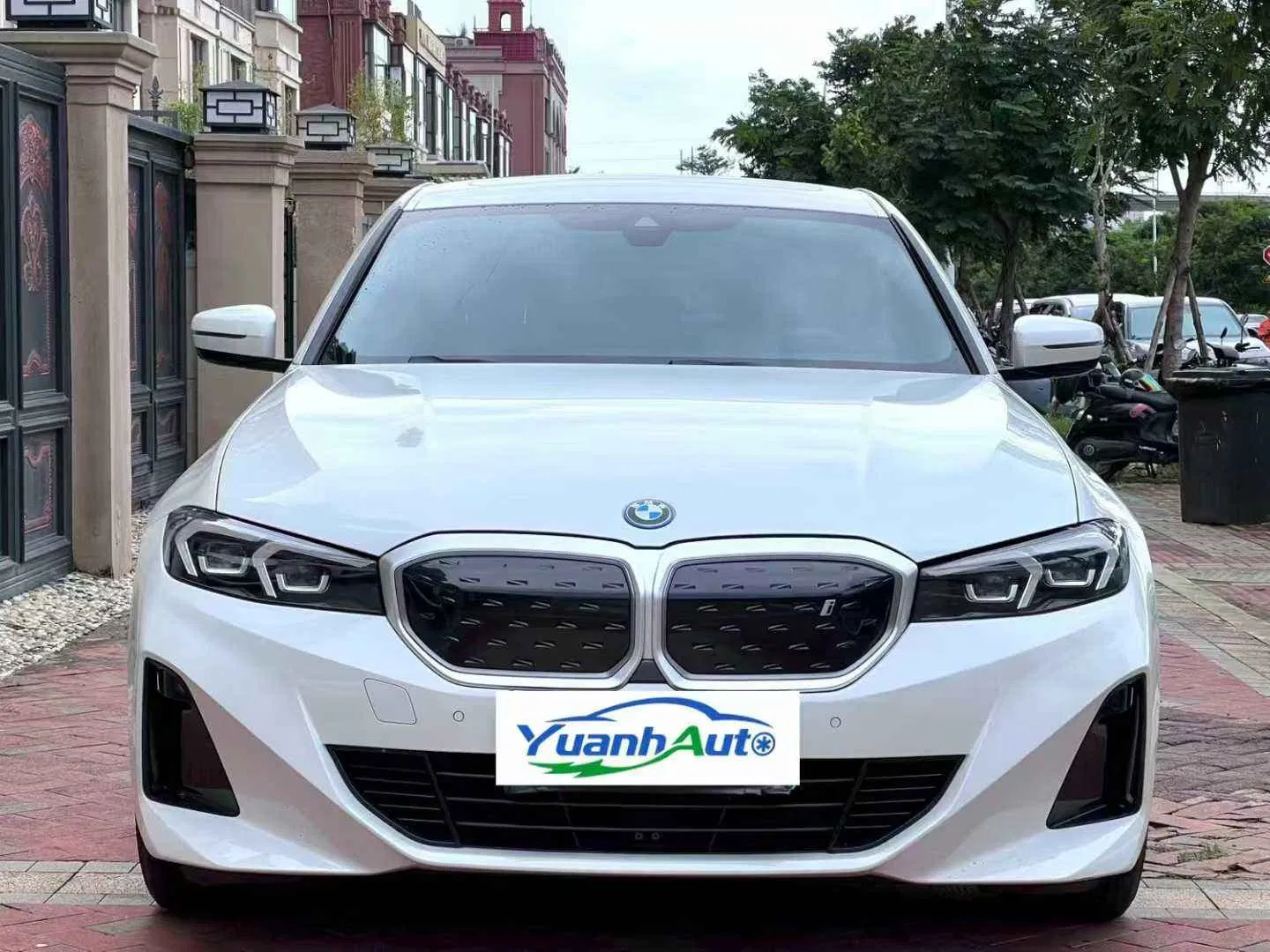 2022 BMW i3 Electric Sedan — source image 8