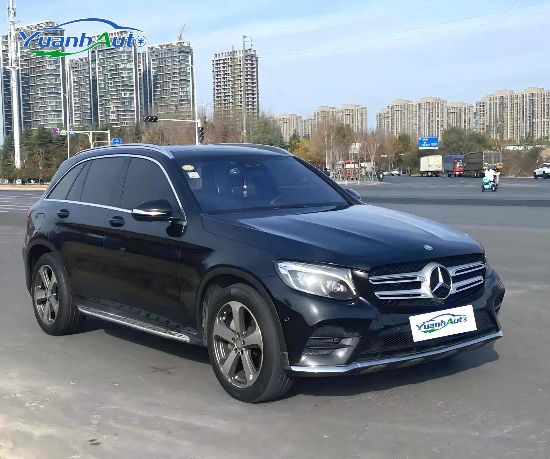 2017 Mercedes-Benz GLC 300 vehicle photo 5