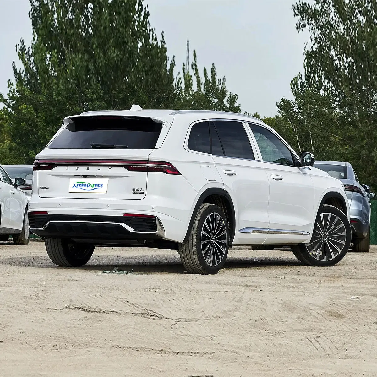 Geely Monjaro L vehicle photo 5