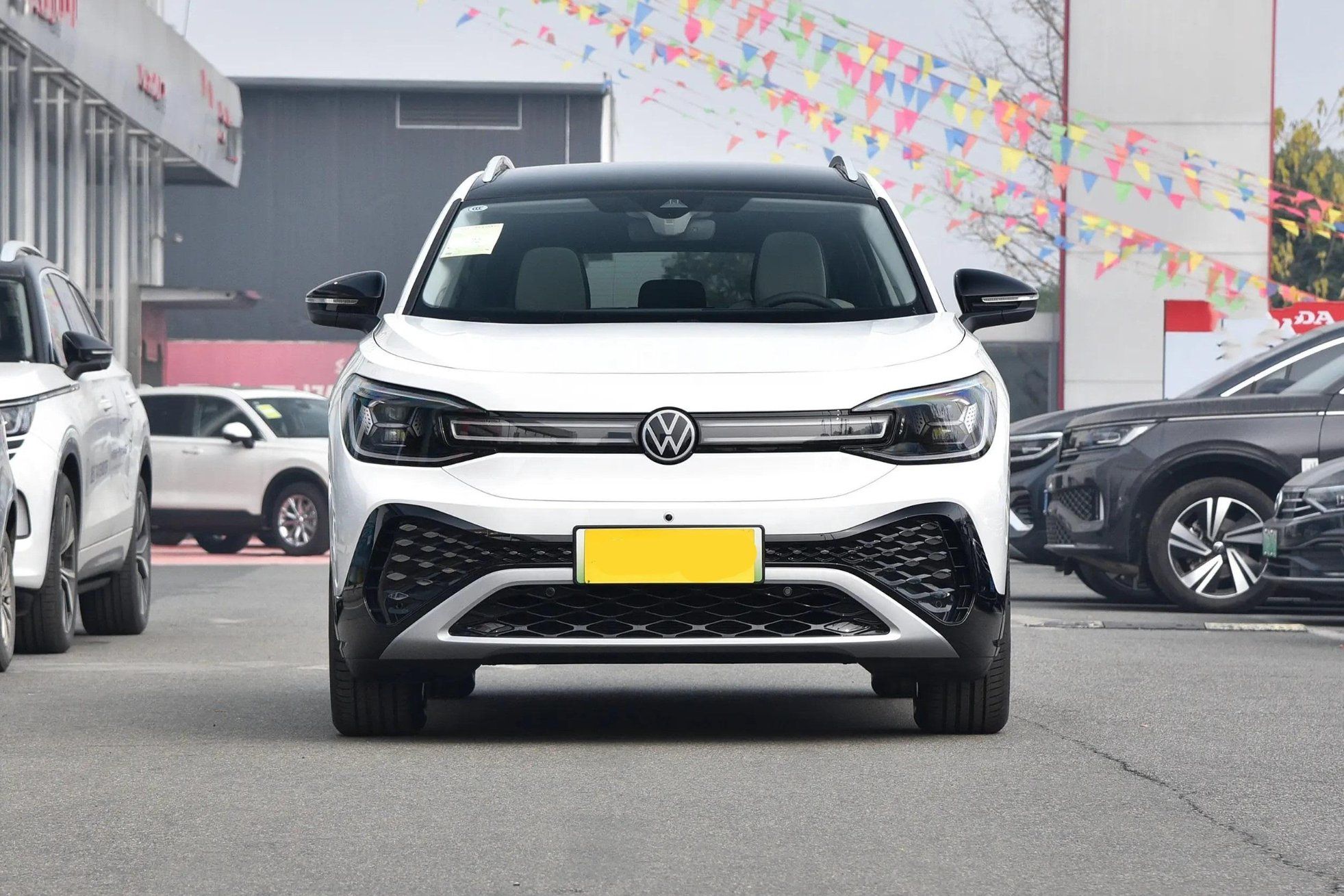 2025 VW ID6 Crozz vehicle photo 1