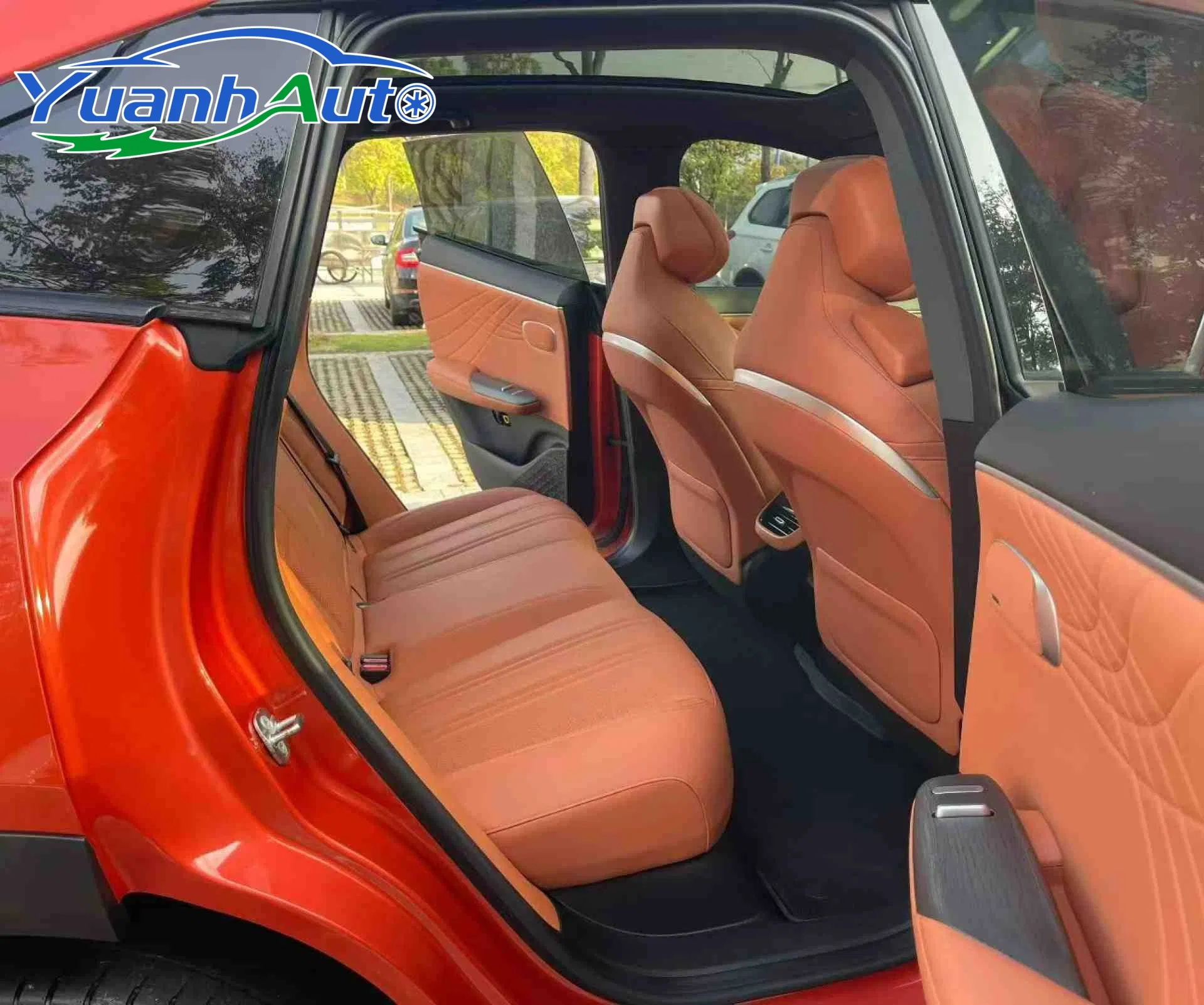 2025 Deep blue vehicle photo 5