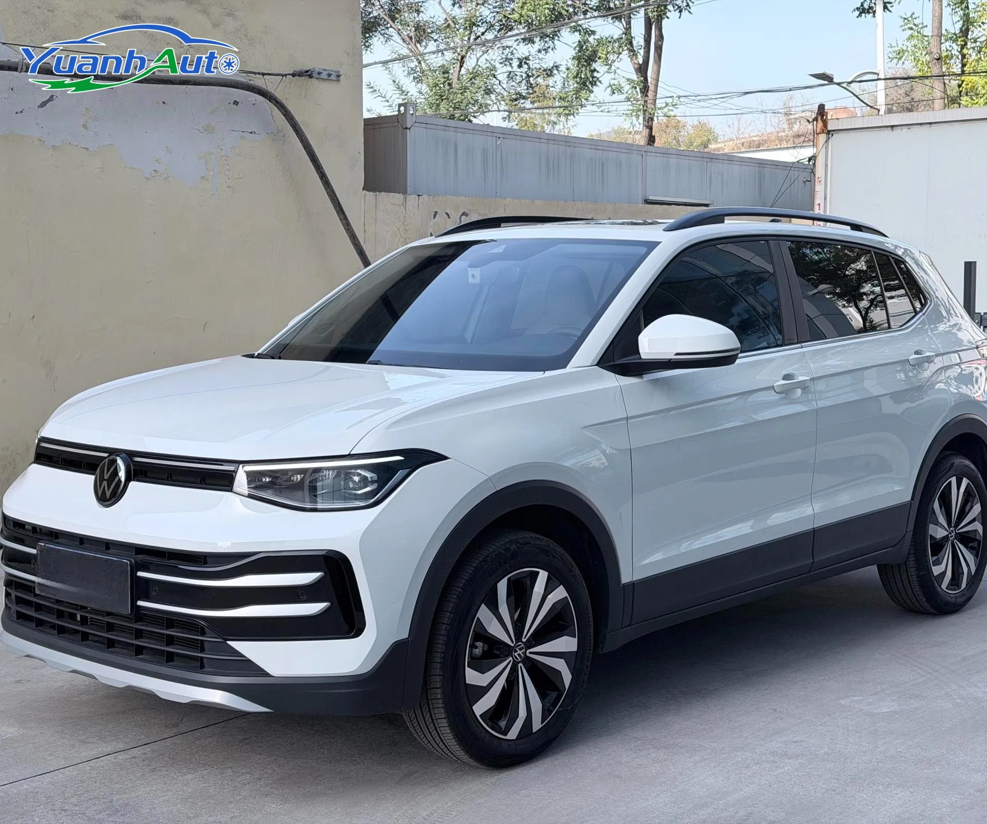 Volkswagen Thrau Petrol SUV — source image 9