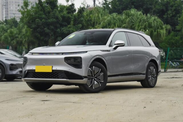 Xpeng G9 vehicle photo 1