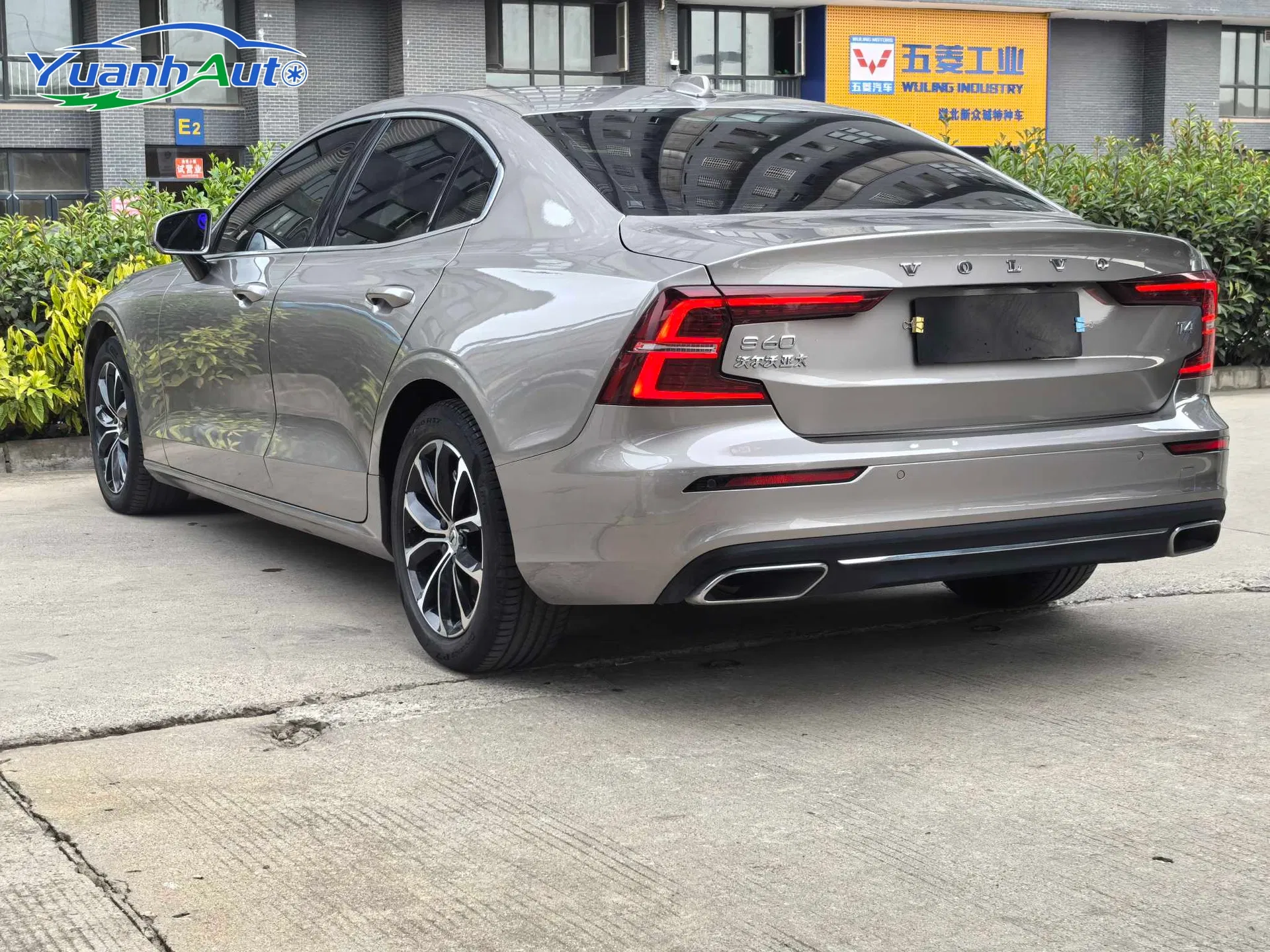 2021 Volvo S60 Petrol Sedan — source image 14