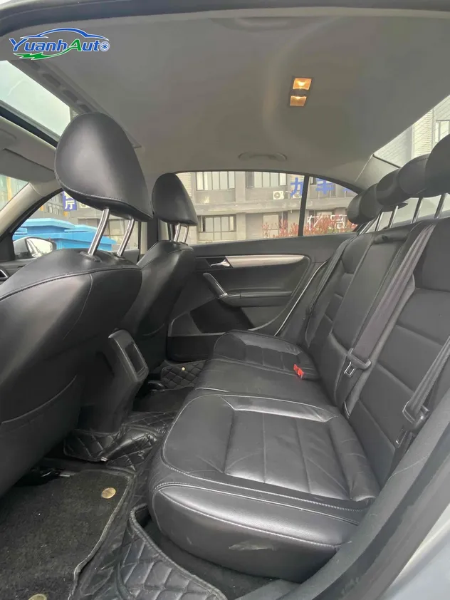 2014 Volkswagen Lavida Petrol Sedan — source image 19