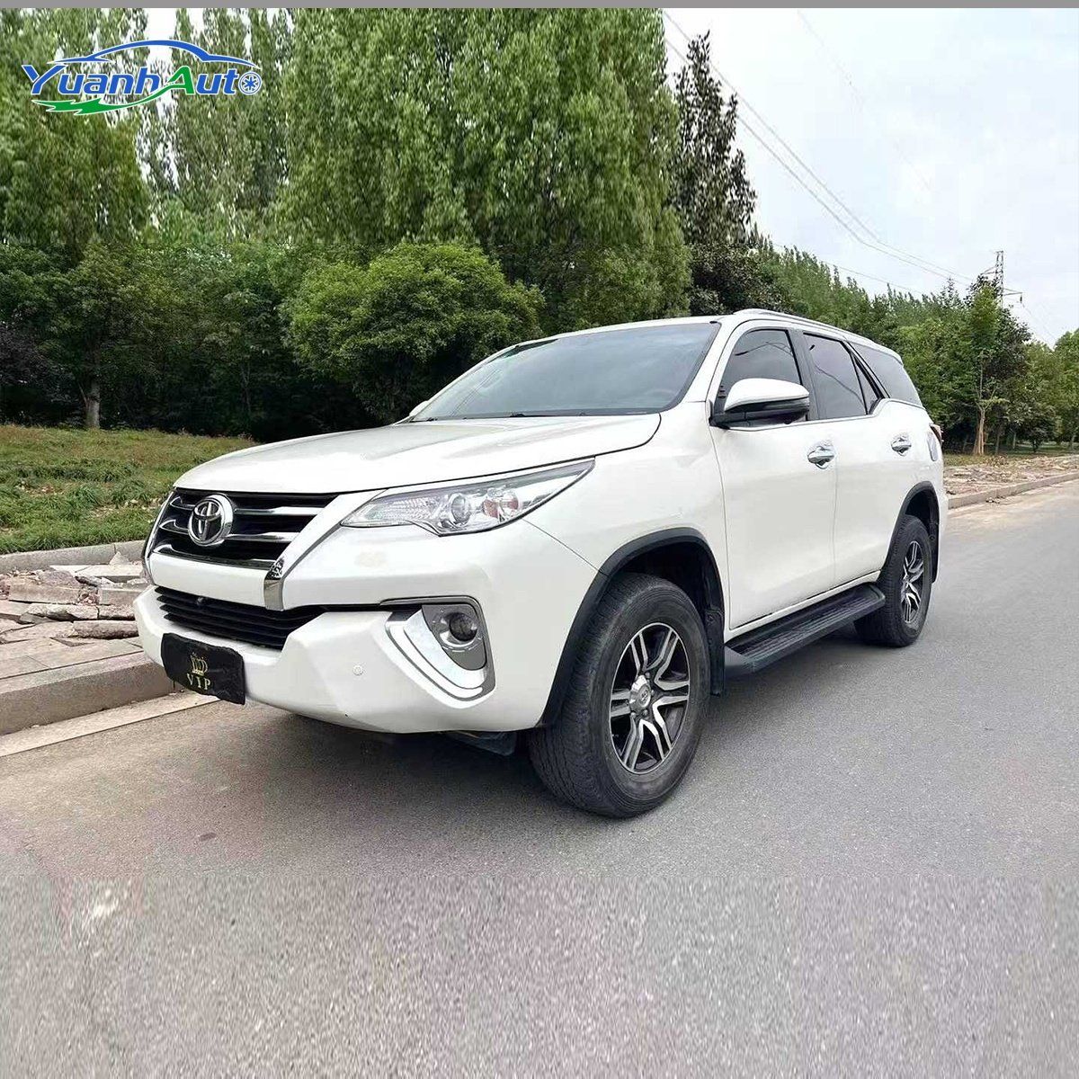 2019 Toyota Fortuner Petrol SUV — source image 1