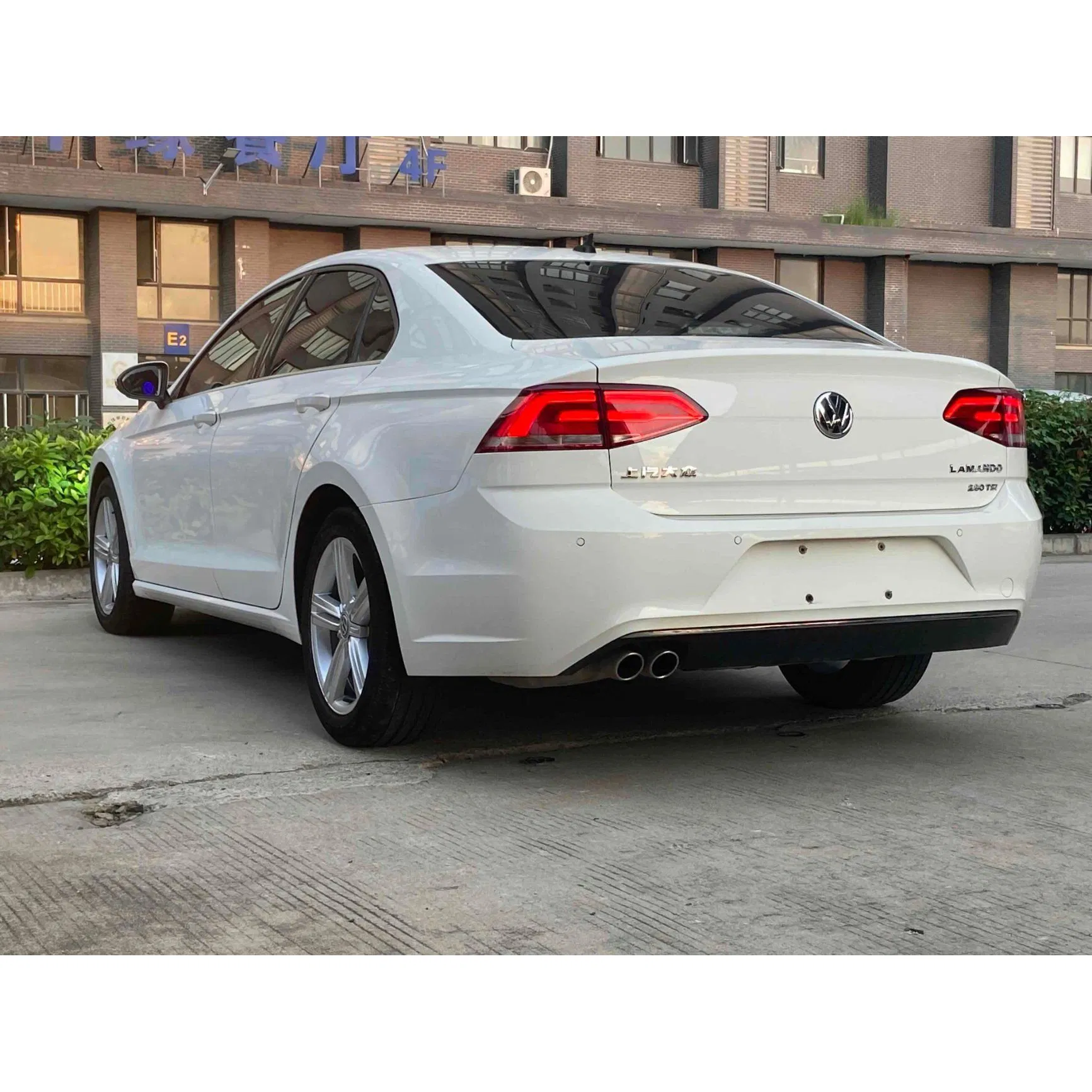 2018 Volkswagen Lamando vehicle photo 5