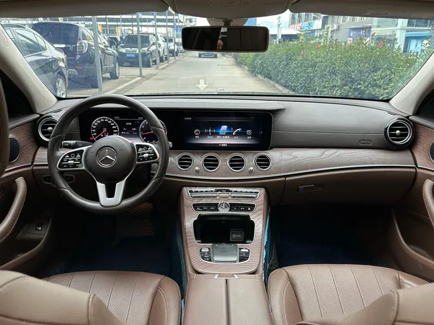 2019 Mercedes-Benz E 300 L Petrol Sedan — source image 8