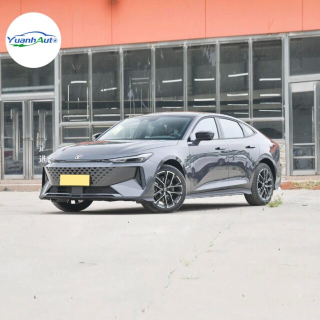 Changan UNI-V vehicle photo 1