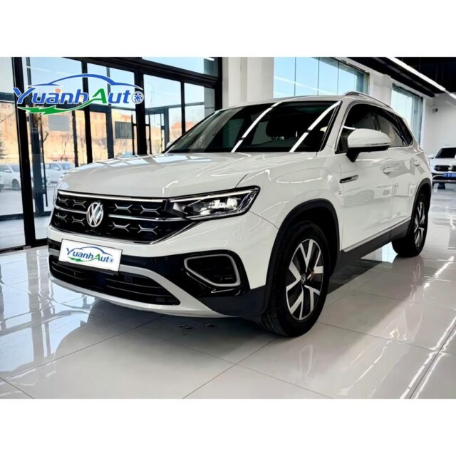 2023 VW Tiguan vehicle photo 1