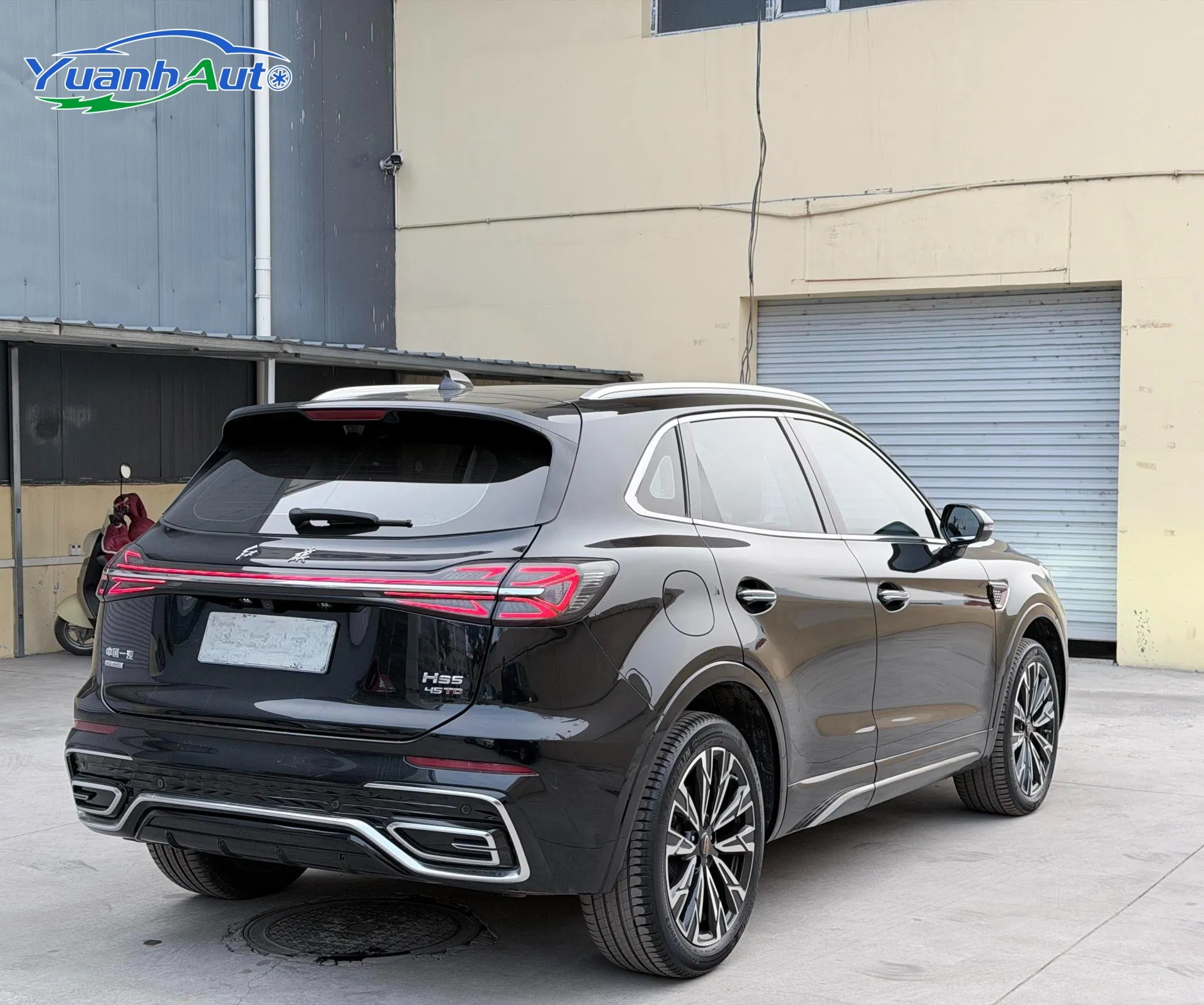 2023 Hongqi HS5 Petrol SUV — source image 11