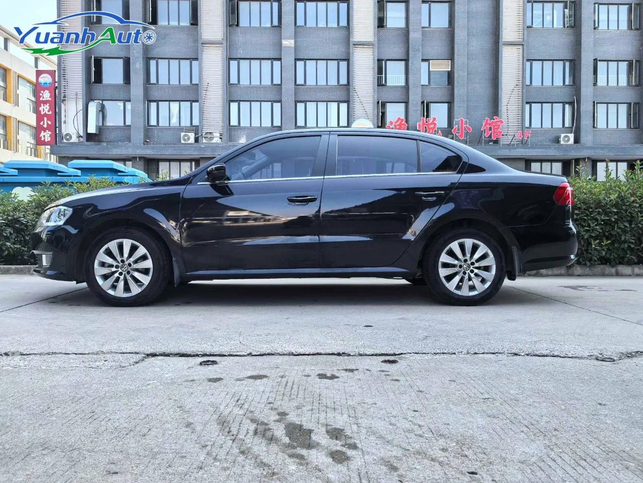 2015 Volkswagen Lavida Petrol Sedan — source image 4