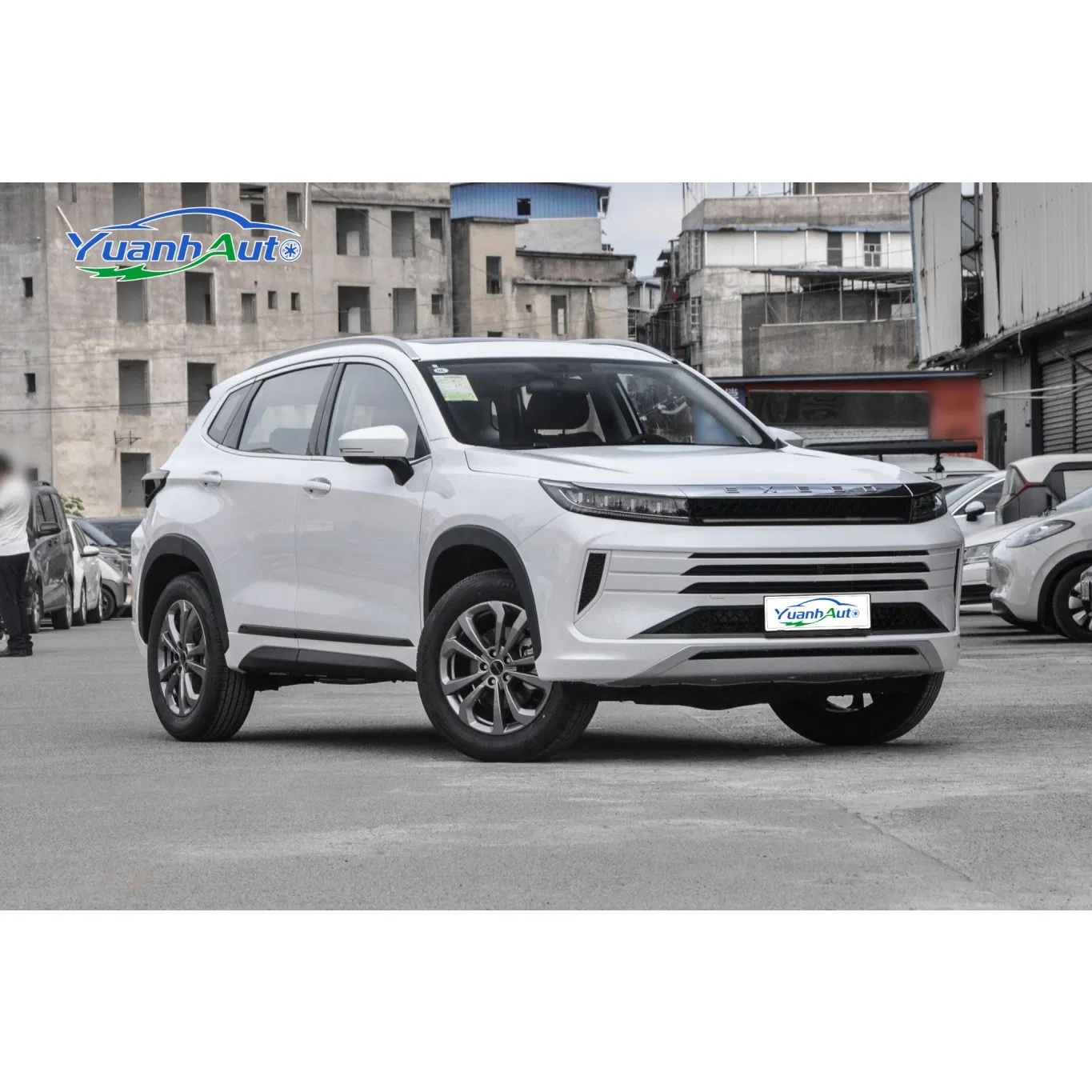 Exeed LX Petrol SUV — source image 10