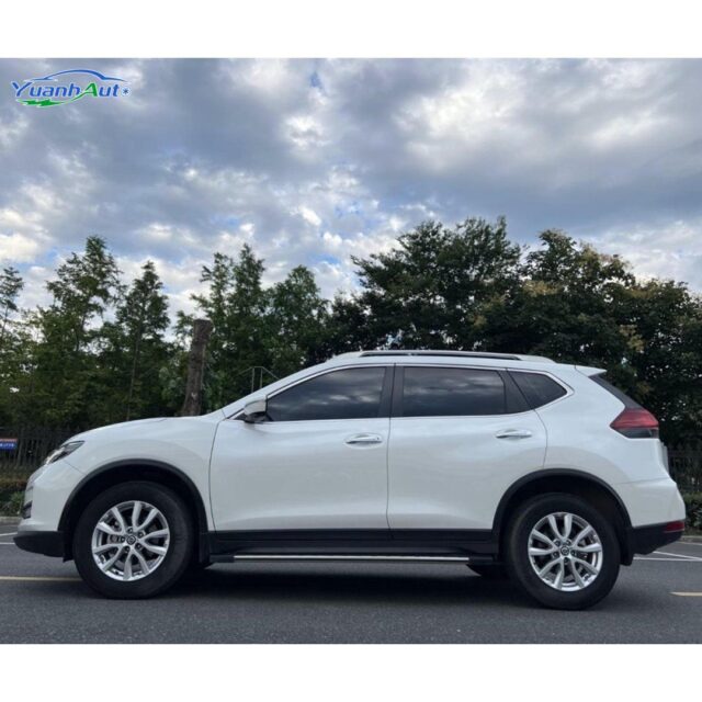 2020 Nissan X-Trail vehicle photo 1
