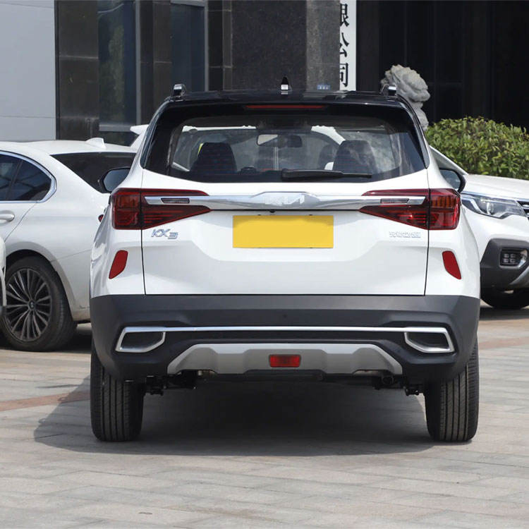 2025 Kia Seltos Petrol SUV — source image 3