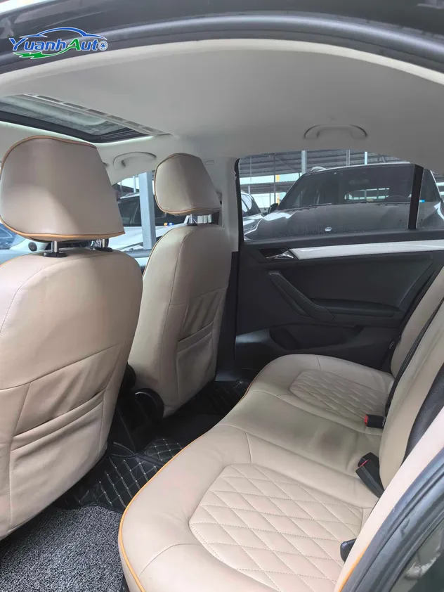 2015 Volkswagen Jetta Petrol Sedan — source image 19