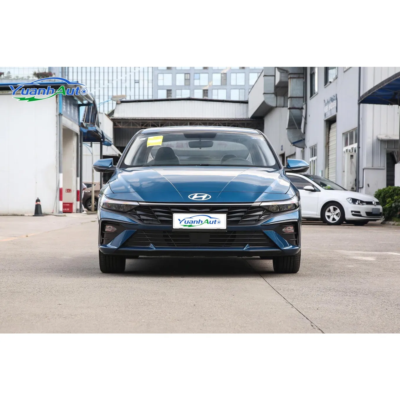 Hyundai Elantra vehicle photo 3