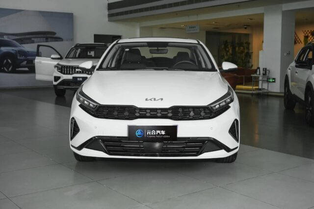 2024 Kia k3 vehicle photo 1